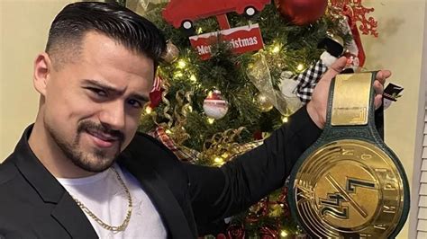 Angel Garza says he signed a new 3.